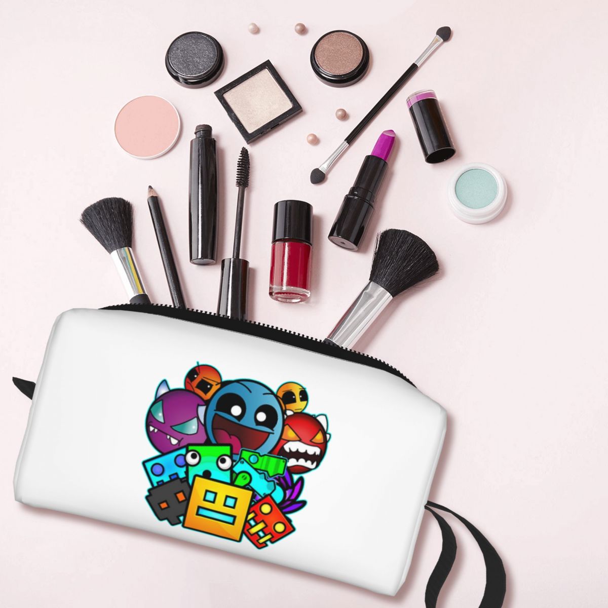 Geometry Dash Old School Gamin - Beauty Makeup School recension och pris