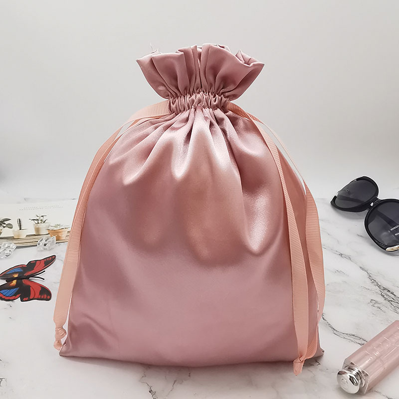 Custom Logo Satin Drawstring B - Makeup Beauty House recension och pris